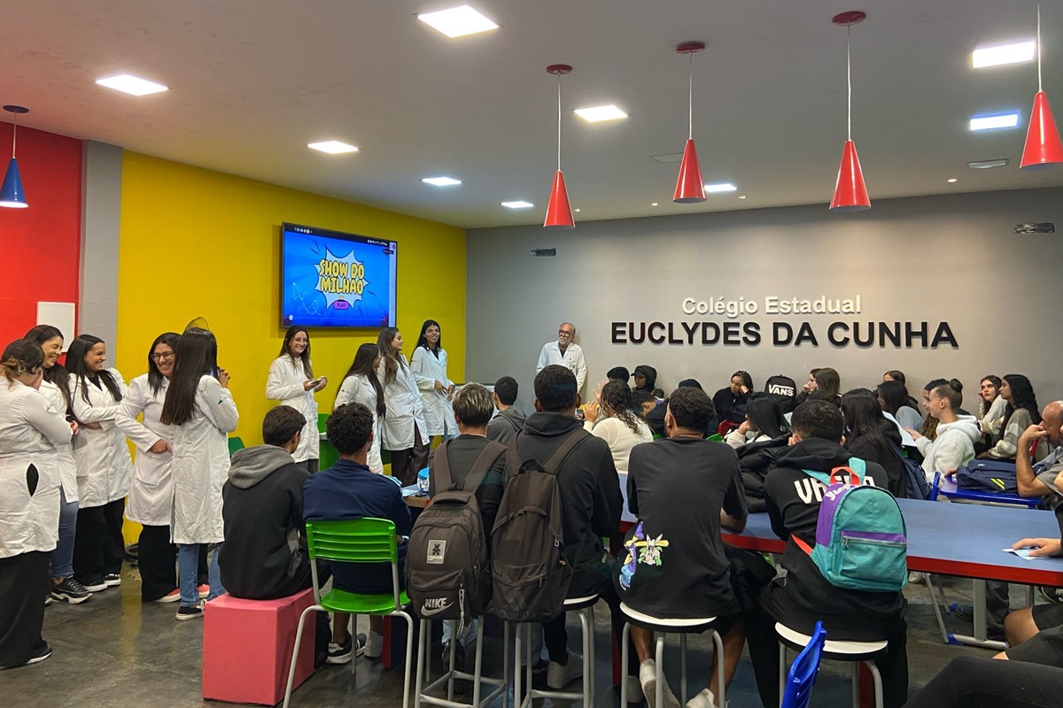 Alunos de Biomedicina promovem atividades de educação em saúde à comunidade