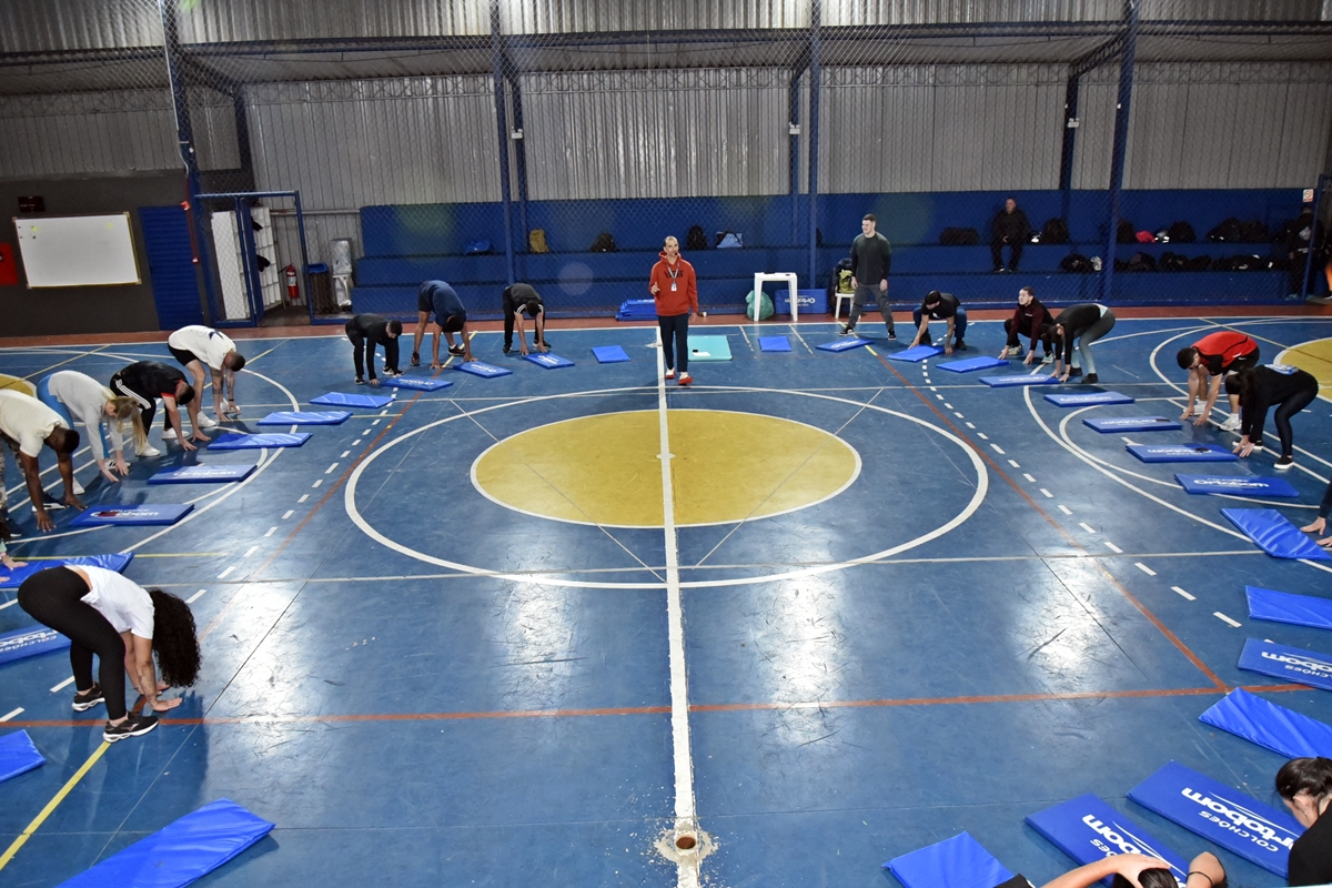 Educação Física no X Confeso promove oficina sobre saúde da coluna e destaca protagonismo estudantil